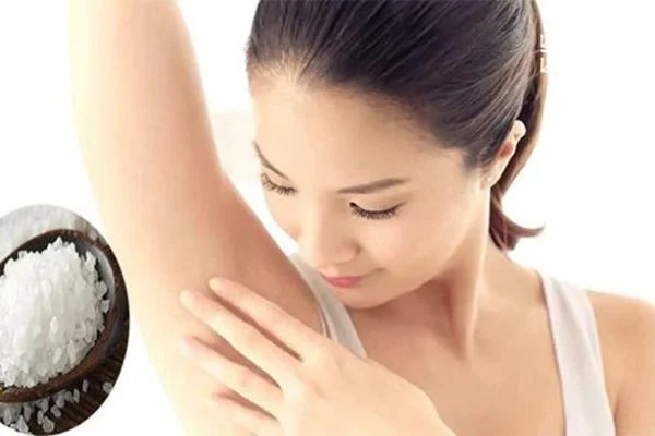 Cách chưng cất phèn chua với 5 bước đơn giản trị mùi hôi cơ thể tại nhà