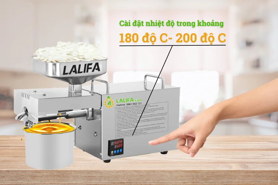 Cài đặt nhiệt độ ép dầu dừa từ 180 - 200 độ C