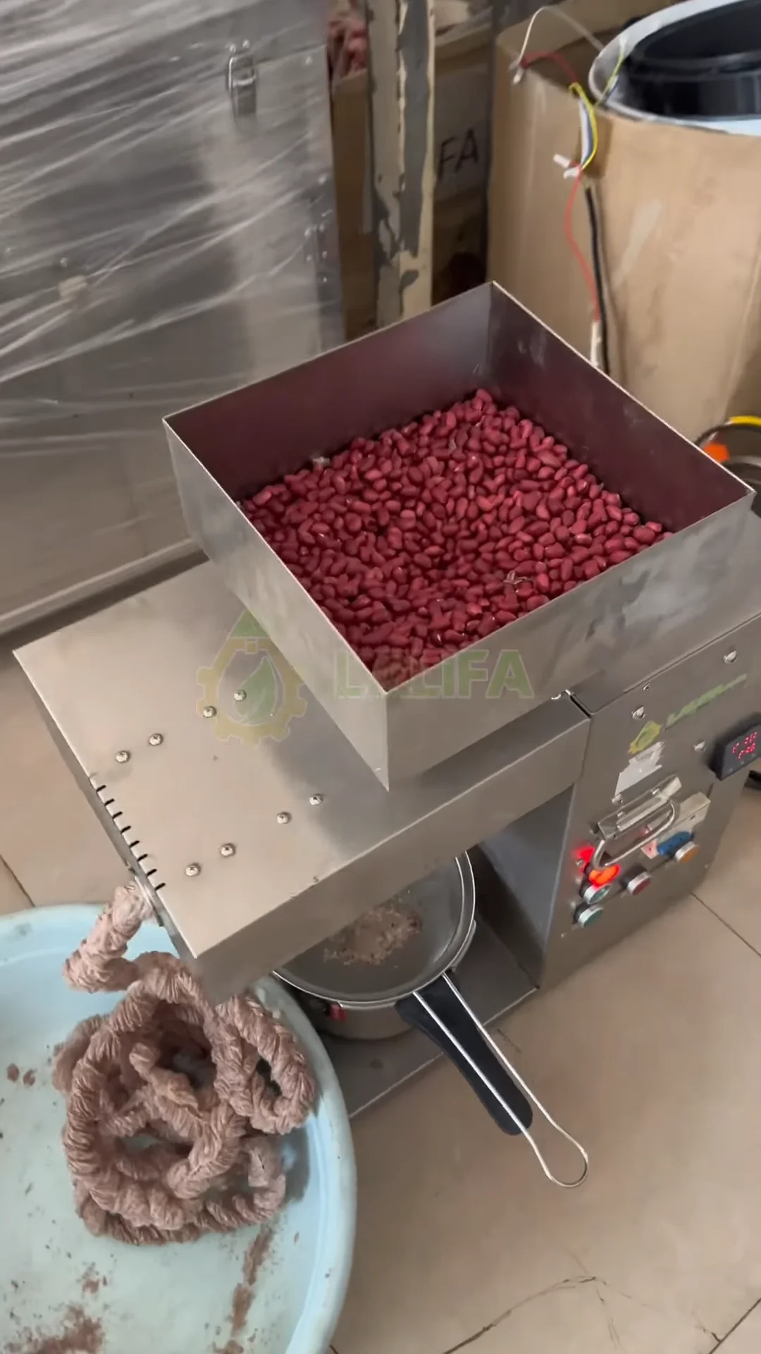 may-ep-dau-lacca3c-lalifa21-cong-suat-15-20kg-h-cong-nghe-duc